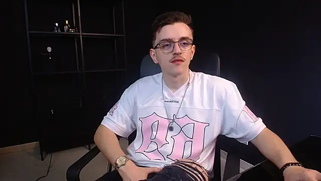 Snapshot of FelixStarkk chatting on 06/05/26, 06:52 FelixStarkk online show from 06/05/26, 06:52