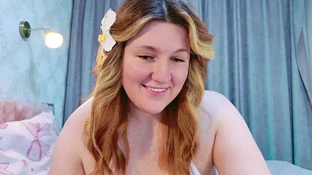Snapshot of love_me__tonight_ chatting on 07/17/26, 11:42 love me tonight online show from 07/17/26, 11:42