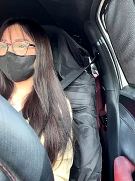 Snapshot of Linh_2004 chatting on 09/19/25, 06:04 Linh 2004 online show from 09/19/25, 06:04