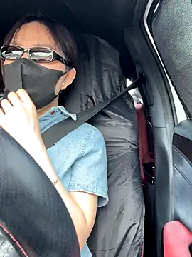 Snapshot of Linh_2004 chatting on 09/23/25, 05:32 Linh 2004 online show from 09/23/25, 05:32