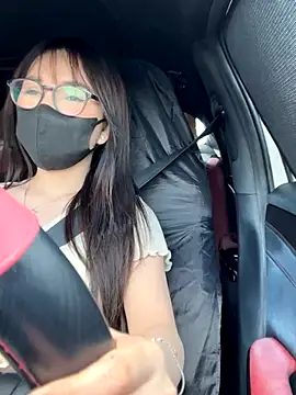 Snapshot of Linh_2004 chatting on 09/24/25, 06:06 Linh 2004 online show from 09/24/25, 06:06