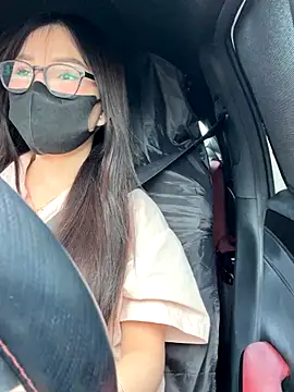 Snapshot of Linh_2004 chatting on 09/25/25, 06:06 Linh 2004 online show from 09/25/25, 06:06