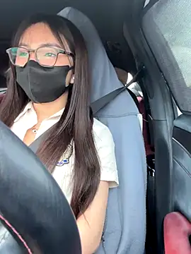 Snapshot of Linh_2004 chatting on 10/16/25, 05:52 Linh 2004 online show from 10/16/25, 05:52