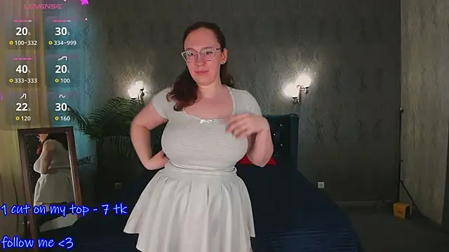 Snapshot of ellie_coy_ chatting on 05/21/26, 01:40 ellie coy online show from 05/21/26, 01:40