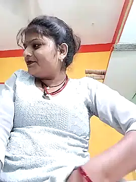 Hot mirchjii online show from 10/16/25, 01:34