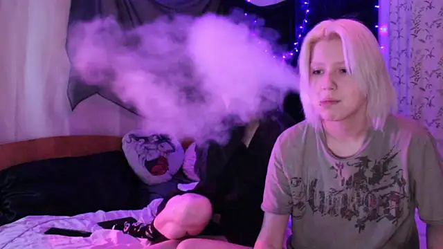 Snapshot of Avny_Loki chatting on 11/05/25, 01:38 Avny Loki online show from 11/05/25, 01:38