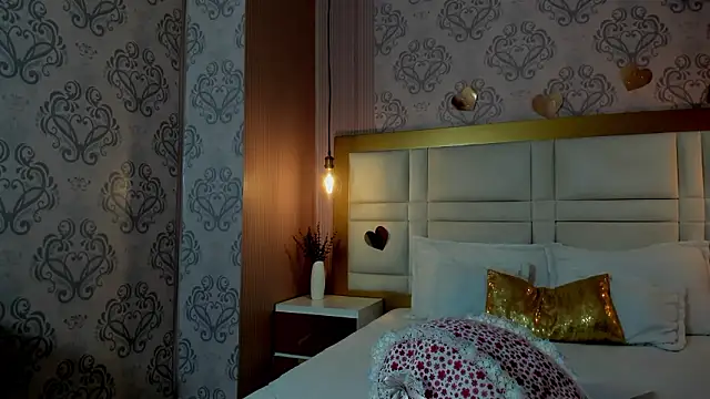 luna hot ass online show from 02/14/26, 03:47