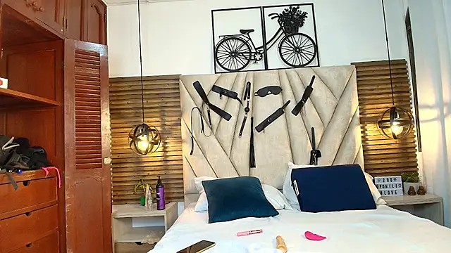 Cinthiabaker online show from 11/17/25, 11:38