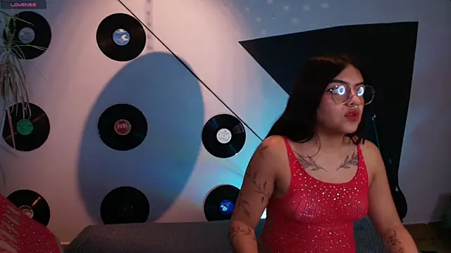 Lilith and Khloe online show from 09/19/25, 11:22