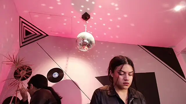 Lilith and Khloe online show from 10/22/25, 11:21