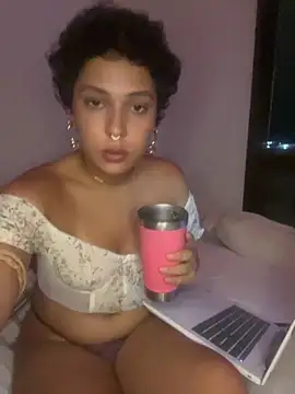 Snapshot of OliviaWild_ chatting on 03/05/26, 02:40 OliviaWild online show from 03/05/26, 02:40