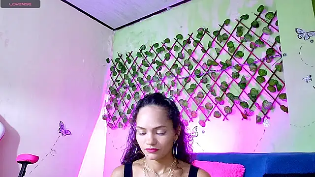Snapshot of Karen_Ariass chatting on 05/11/26, 01:39 Karen Ariass online show from 05/11/26, 01:39