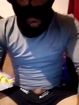 Golonzo1996 online show from 11/27/25, 08:33