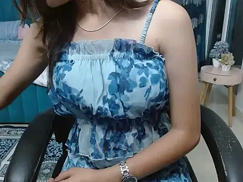 Snapshot of Urlove_lily chatting on 09/23/25, 02:42 Urlove lily online show from 09/23/25, 02:42