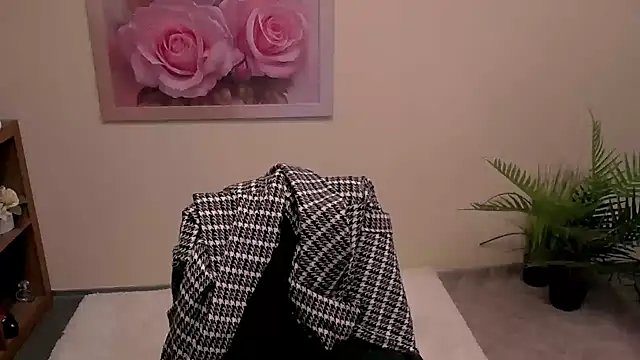 TwoBigSuns online show from 04/20/26, 07:44