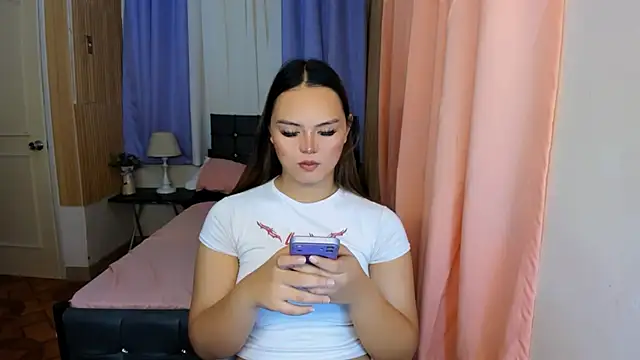 Snapshot of ameliamaureen chatting on 05/31/26, 04:42 ameliamaureen online show from 05/31/26, 04:42