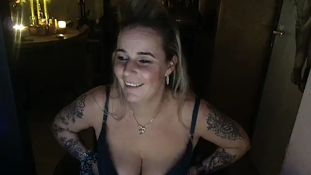 Mrs-Aurora online show from 02/06/26, 11:08