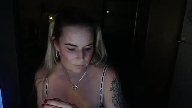 Mrs-Aurora online show from 03/25/26, 10:38