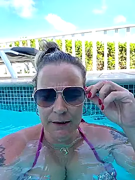 Mrs-Aurora online show from 04/06/26, 07:37