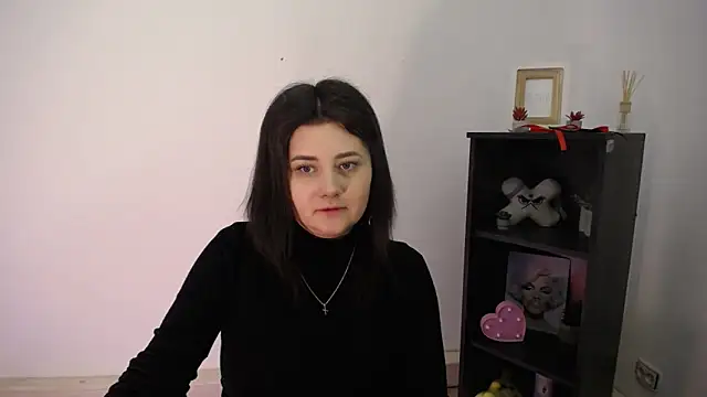 Katrin kiss  online show from 02/04/26, 12:22