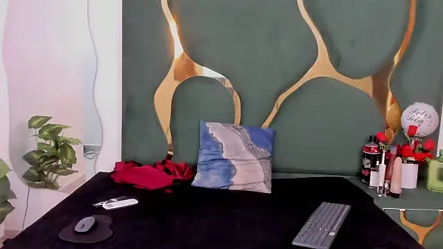 perlaasm online show from 10/18/25, 01:01