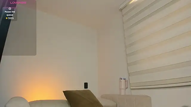 arianna 000 online show from 04/18/26, 12:53