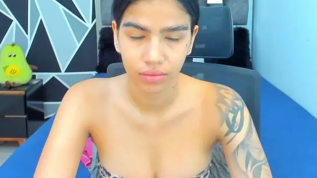 valeria-duarte online show from 04/25/26, 01:03