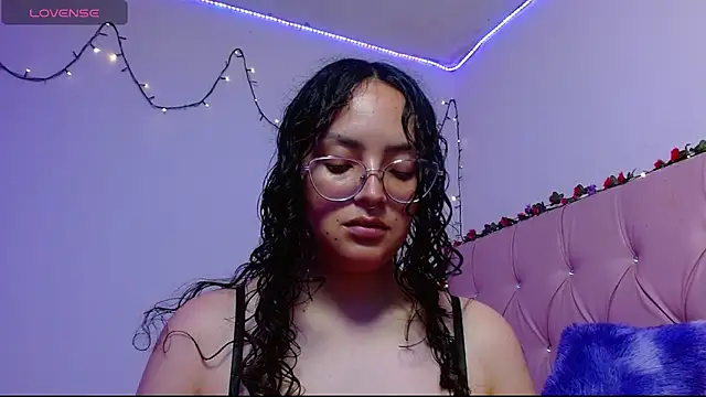 Snapshot of manumeow1 chatting on 12/01/25, 10:26 manumeow1 online show from 12/01/25, 10:26