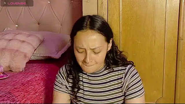manumeow1 online show from 06/08/26, 12:03