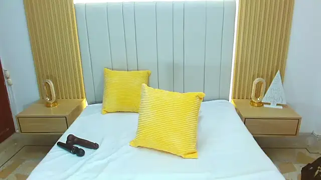 WildScarlet online show from 12/14/25, 12:21