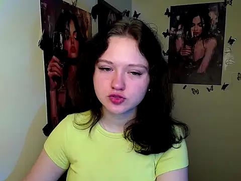 Snapshot of LadyAlice_ chatting on 10/15/25, 06:13 LadyAlice  online show from 10/15/25, 06:13