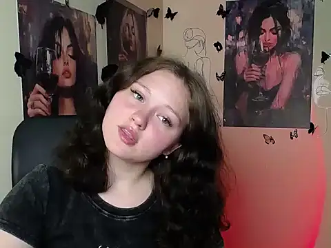 Snapshot of LadyAlice_ chatting on 06/08/26, 06:30 LadyAlice online show from 06/08/26, 06:30