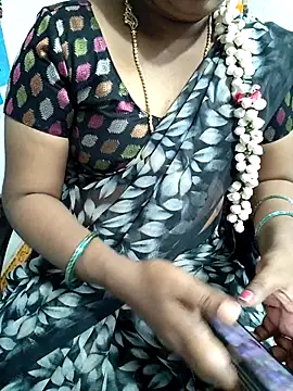 Snapshot of lolida69thamil chatting on 11/08/25, 05:40 lolida69thamil online show from 11/08/25, 05:40