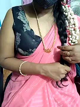 Snapshot of lolida69thamil chatting on 05/08/26, 04:56 lolida69thamil online show from 05/08/26, 04:56