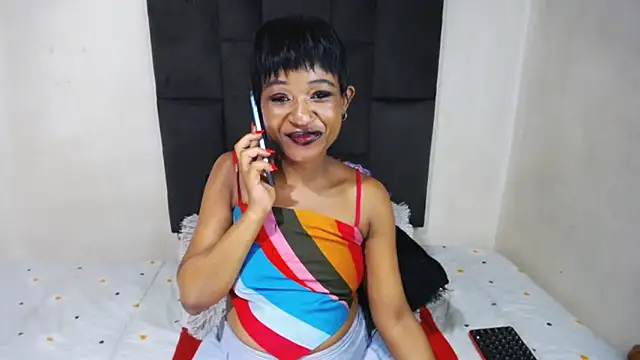 Snapshot of GoldenBigAssCurvy chatting on 02/05/26, 10:25 GoldenBigAssCurvy online show from 02/05/26, 10:25