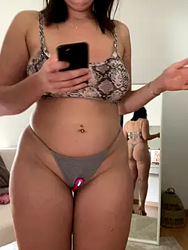 chloedlm5 online show from 10/12/25, 10:47