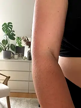 chloedlm5 online show from 10/15/25, 08:47