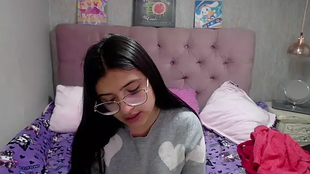 laurenelove online show from 09/12/25, 02:44