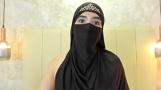 nayiraa  online show from 11/25/25, 11:43