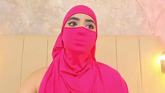 nayiraa  online show from 04/22/26, 11:45