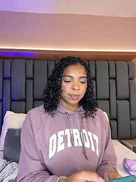 LisaMendez online show from 09/26/25, 10:47