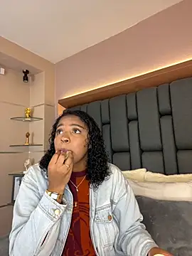 LisaMendez online show from 09/28/25, 04:18