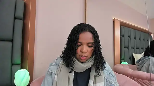 LisaMendez online show from 10/14/25, 03:40