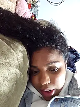 LisaMendez online show from 10/19/25, 04:51