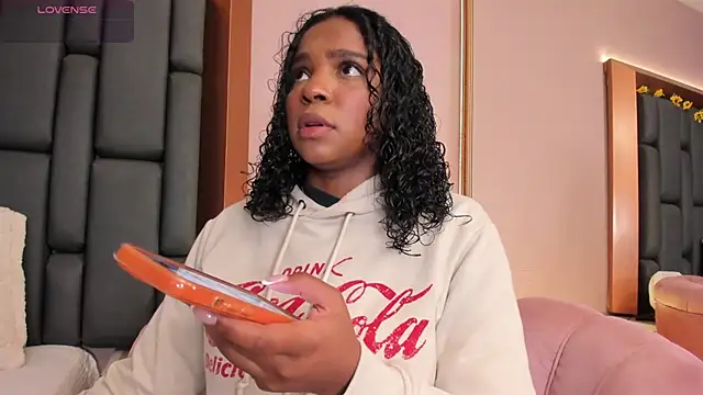 LisaMendez online show from 12/03/25, 04:31