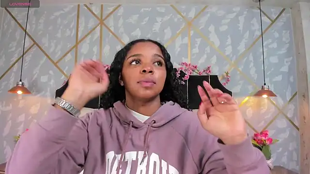 LisaMendez online show from 04/17/26, 04:15