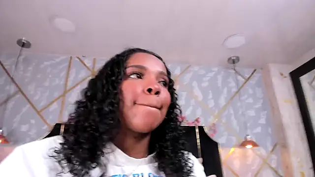 Snapshot of LisaMendez chatting on 05/01/26, 03:44 LisaMendez online show from 05/01/26, 03:44