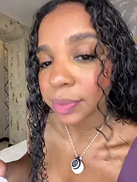 Snapshot of LisaMendez chatting on 05/20/26, 12:17 LisaMendez online show from 05/20/26, 12:17