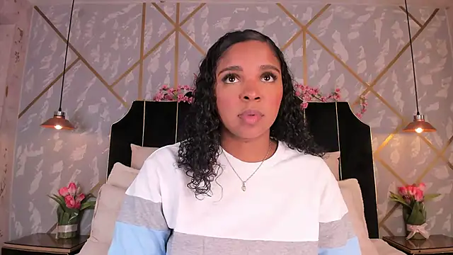 Snapshot of LisaMendez chatting on 05/23/26, 02:06 LisaMendez online show from 05/23/26, 02:06