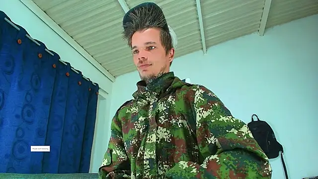 Snapshot of Gold_Loyal77 chatting on 10/16/25, 03:29 Gold Loyal77 online show from 10/16/25, 03:29